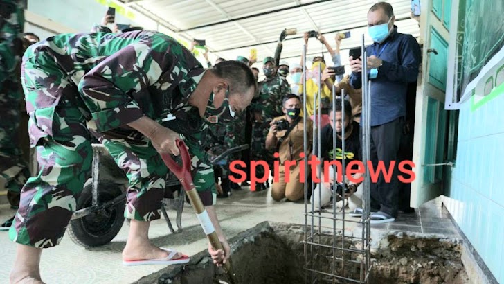 Pangdam XIV/Hsn Peletakan Batu Pertama Pembangunan Masjid AL Akbar  Dan Penyerehan Kunci RTLH Bedah Rumah 