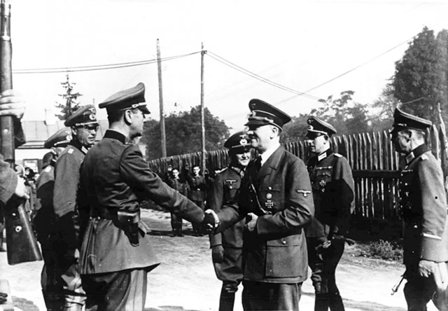 Hitler at Poltava 1 June 1942 worldwartwo.filminspector.com