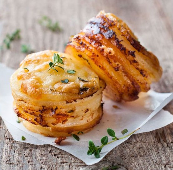 Cheesy Mini Potato Gratin Stacks (Muffin Tin) #Muffin #PartyFood