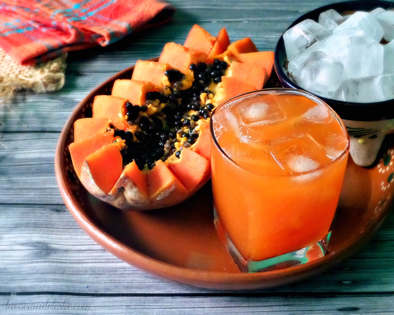 Agua de Papaya recipe  - lacocinadeleslie.com 