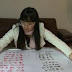 بالفيديو... فتاة صينية مذهلة يمكنها الكتابة بكلتا اليدين فى نفس الوقت