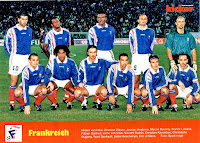 SELECCIÓN DE FRANCIA - Temporada 1995-96 - Zidane, Angloma, Desailly, Leboeuf, Barthez; Guérin, Karembeu, Dugarry, Djorkaeff, Deschamps y Di Meco - RUMANÍA 1 (Lacatus) FRANCIA 3 (Karembeu, Djorkaeff, Zidane) - 11/10/1995 - Eurocopa 1996, fase de clasificación - Bucarest, Rumanía, Ghencea Stadionul