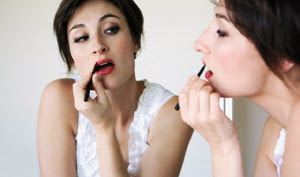 Tips Membuat Bibir Tipis Anda yang Tebal atau Dower