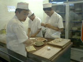 Jiaoziying Dongbei Dumpling Restaurant Shenzhen 饺子营 东北菜 餐馆 深圳 open concept kitchen freshly made dumplings