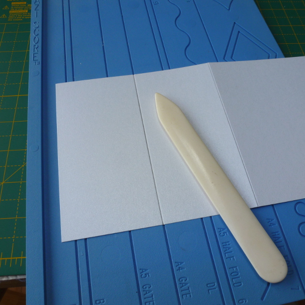 Scoring down the greeting card blank making cards beginner tutorial by craftymarie