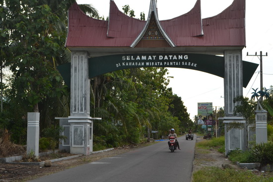 Hasil gambar untuk pantai sasak pasaman barat