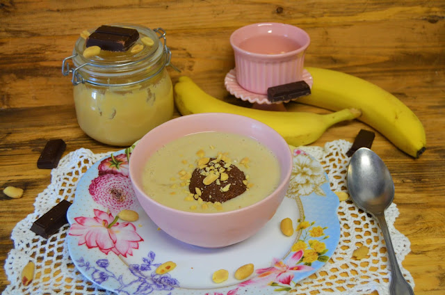 Las delicias de Mayte, helado de plátano con crema de cacahuete y chocolate, batido de plátano con crema de cacahuete y chocolate, batido de plátano, batido helado de plátano con crema de cacahuete y chocolate,