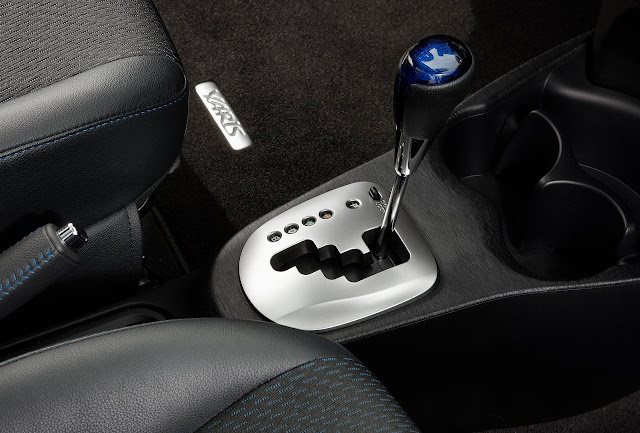 2013_Toyota-Yaris_Hybrid_Transmission