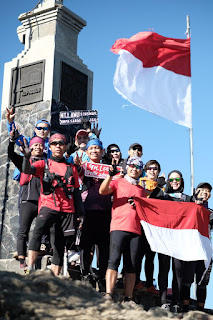 jalur pendakian candi cetho lawu rawi wahyudiono