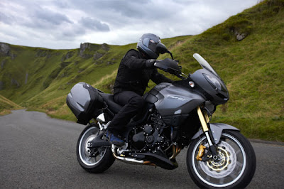 2010 Triumph Tiger SE pic