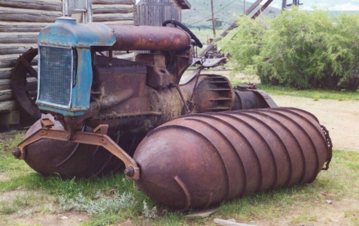 Fountainhead Antique Auto Museum: More Snow Motors