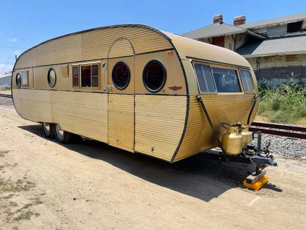 1957 Airfloat Cruiser 27' Travel Trailer