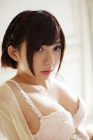 Urumi Narumi 成海うるみ hot Japanese AV idol naked photo gallery