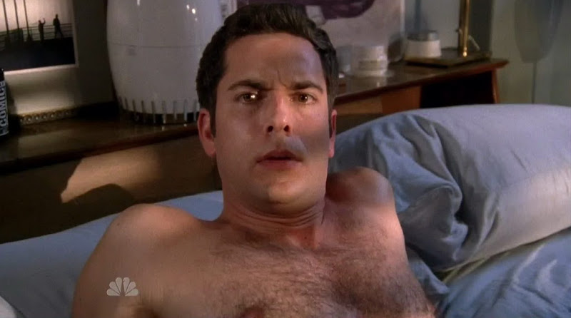 Zachary Levi Shirtless on Chuck s4e01