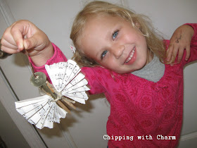 Chipping with Charm:  Clothes pin angel ornaments...http://www.chippingwithcharm.blogspot.com/