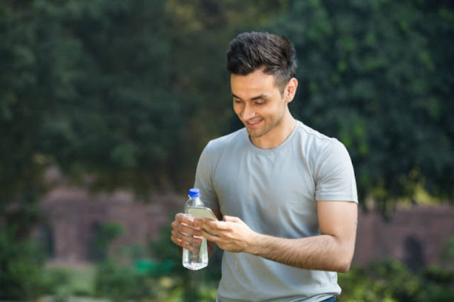 Hydration and Aging: A Vital Connection