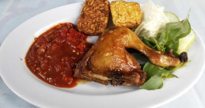 Tak Ada Logo Halal, Ragu-Ragu Makan Ayam Goreng di Warung 
