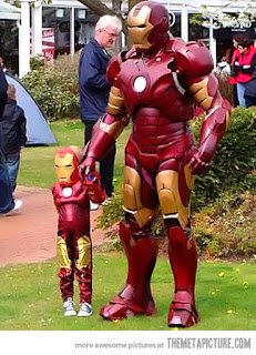 Papà e hijo Iron Man Heroe