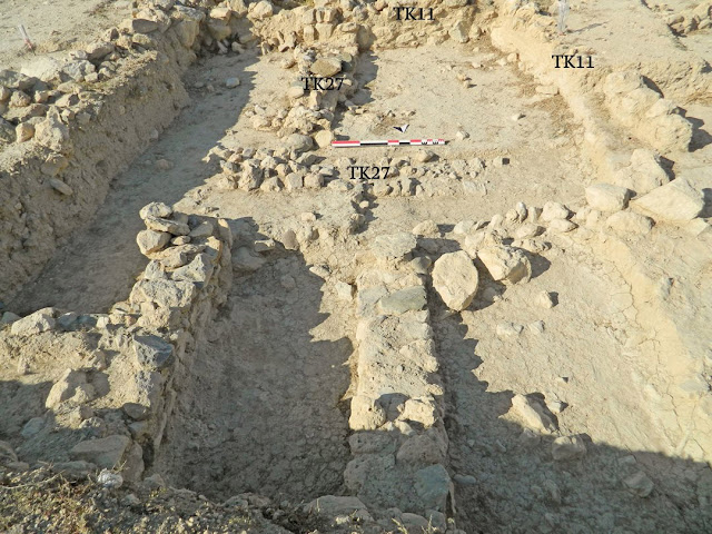  Two burials amongst rich grave goods were found inwards a pit from the Middle Minoan IA era  For You Information - Two Middle Minoan grave sites discovered inwards Petras, Crete