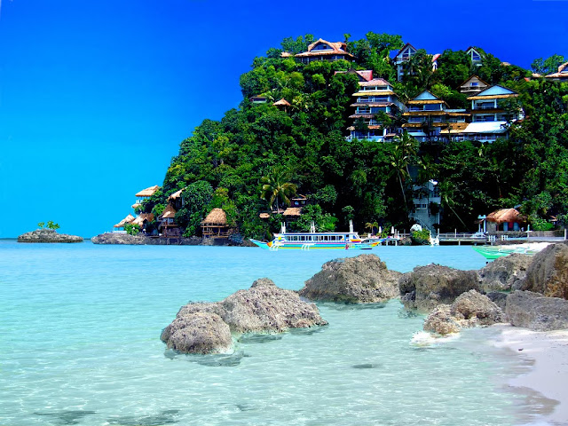 World Beaches : Puka Beach , Boracay , Philippines