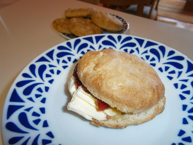 Scones Tradicionales (Bollos de pan para el desayuno)