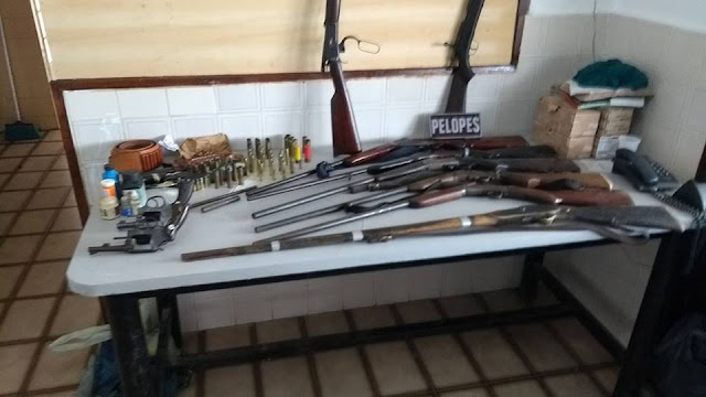 Em Mata Grande, três pessoas foram presas e dez armas apreendidas no povoado Morro Vermelho, zona rural do município