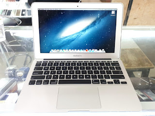 Laptop MacBook Air Mid 2011 A1465 11inch Core i5 1.6GHz RAM 4GB SSD 128GB Seken Normal