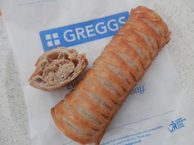 Review, Greggs vegan sausage roll. from UK vegan blogger secondhandsusie.blogspot.com #vegan #vegansausageroll #greggsvegansausageroll #greggs #veganblogger