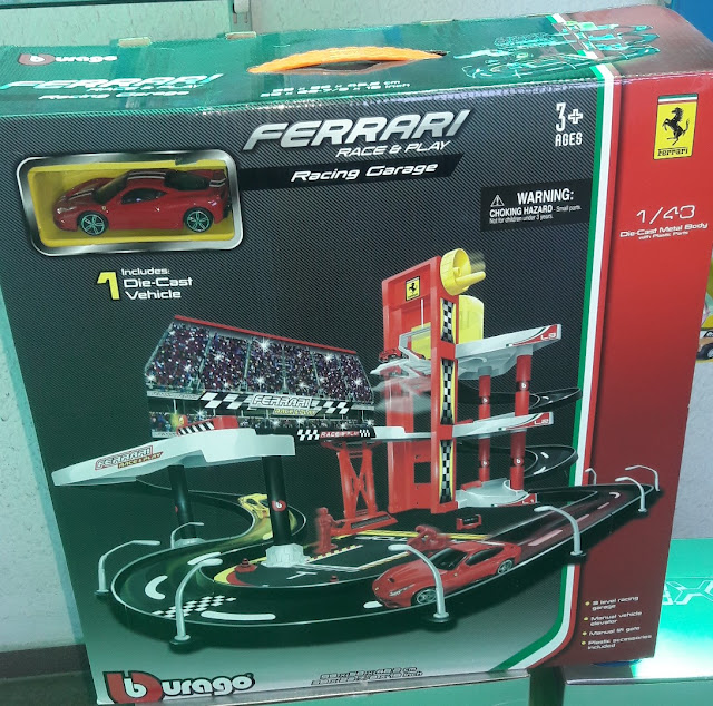 Ferrari Race & Play Racing Garage 