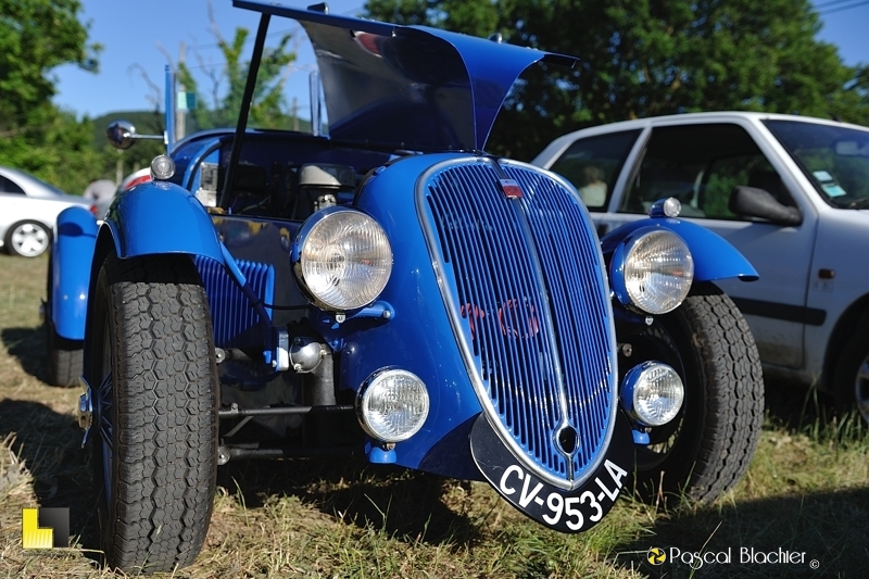 Simca ancienne de face photo pascal blachier