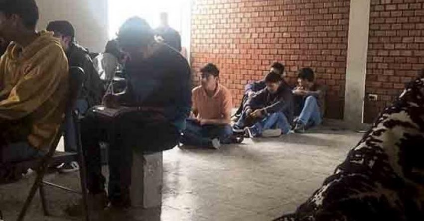 UNSA Arequipa separó a estudiante por quejas sobre mobiliario
