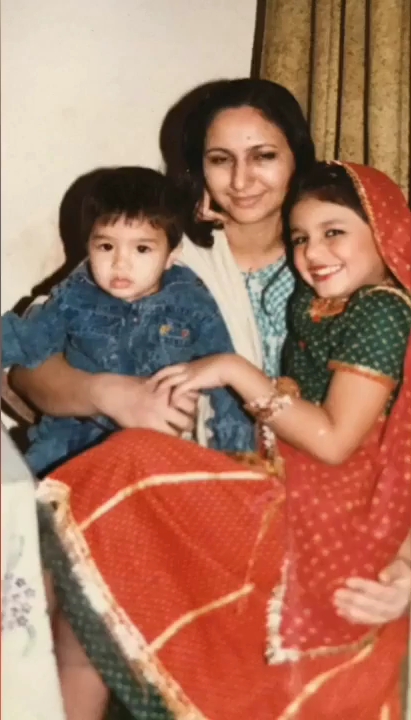 Bollywood Actress Huma Qureshi Childhood Pic with her Mother Amina Qureshi & Younger Brother Saqib Saleem Qureshi | Bollywood Actress Huma Qureshi Childhood Photos | Real-Life Photos