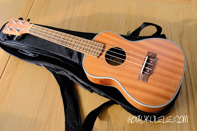 Hricane UK-23 Ukulele