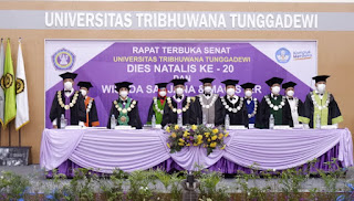Helat Rapat Senat Terbuka pada Dies Natalis Unitri Malang, 50 % Mahasiswa Unitri Gratis SPP