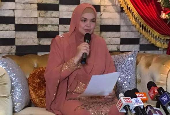 [TERKINI] Sah! Datuk Siti Nurhaliza hamil empat bulan. Tahniah Datuk Siti Nurhaliza & Datuk Seri Mohamad Khalid Jiwa!