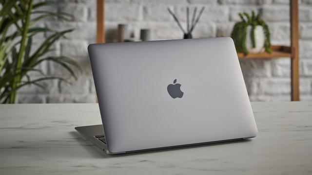 Người dùng hưởng lợi lớn từ vụ Apple ép đại lý mua bia kèm lạc: iPhone 14 <a href=