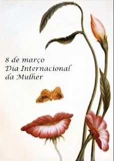 Ilustração do delineio  do perfil  esquerdo de um  rosto feminino composto por um fino caule com sinuosidade com duas folhinhas dando forma de uma sobrancelha e o contorno de um olho, uma delicada borboleta marrom remete as narinas e uma flor, forma os lábios grossos em tom avermelhado. Ao longo do contorno do rosto, outros três caules, o mais alto com uma flor em botão, o médio com uma delicada folha e o mais curto, uma flor aberta avermelhada. Ao centro lê-se: oito de março Dia Internacional da Mulher.  