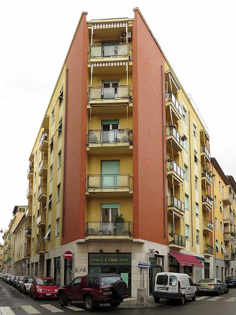 Edificio d'angolo via San Carlo / borgo dei Cappuccini, Livorno