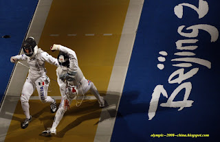 Women's Olympic Fencing, Italy's Giovanna Trillini (L)