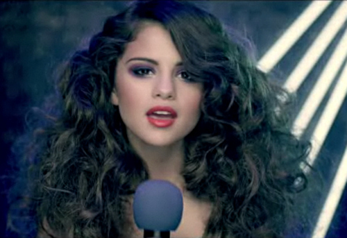 Selena Gomezâ€™s â€œLove You Like a Loveâ€ Song Music Video and ...