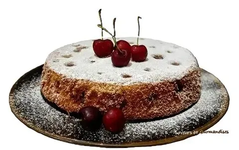 "Dessert maison aux cerises avec un zeste de citron"