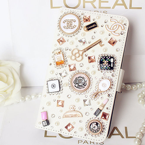 Fundas para celulares fashion chanel con detalles femeninos