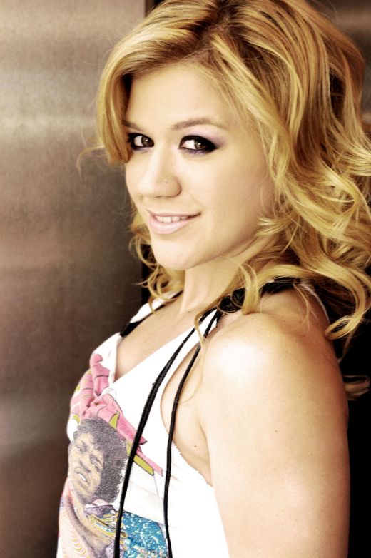 Kelly Clarkson hairstyles