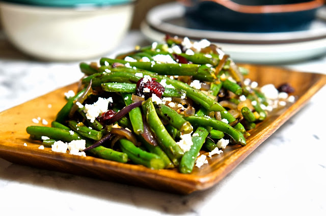 http://newmoontx.blogspot.com/2013/11/skillet-garlic-green-bean-with.html