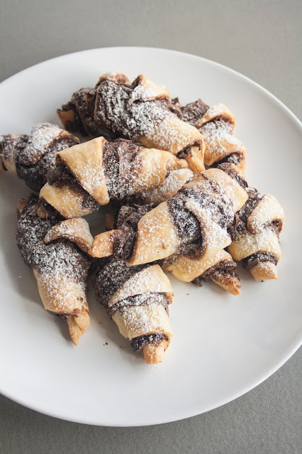 Cornetti di pasta sfoglia con Nutella