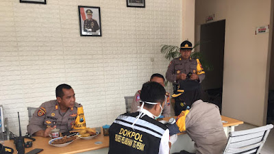 Urkes Polres Tanjung Perak Cek Kesehatan Para Personil yang Bertugas Dalam Pengamanan Unjuk Rasa