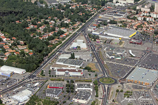 Nouvel aménagement routier traversant la zone commerciale Mérignac Soleil