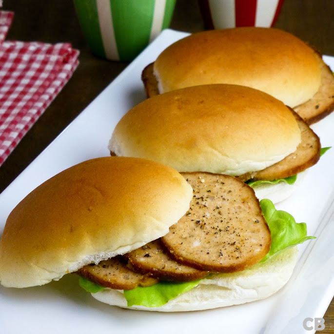 Dinerbroodjes met zelfgemaakt kipgehaktbrood