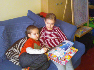 Top Ender reading the Winx Magazine to Big Boy