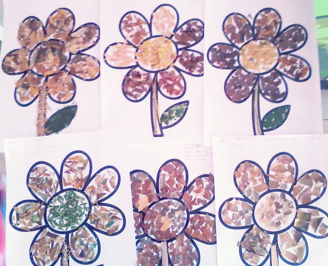 Inilah Contoh Gambar Mozaik Bunga Dari Daun Kering  yang 